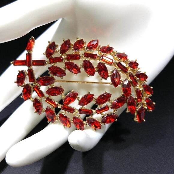 Vintage Red Rhinestone Leaf Spray Brooch Gold Tone Statement Pin Large - Picture 1 of 7